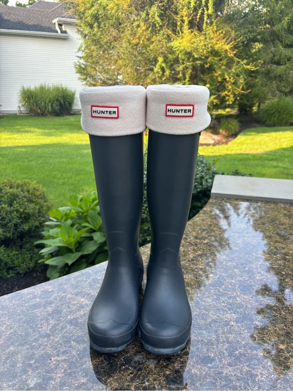 Hunter Boots Norris Field Boot Charcoal Grey w/ Cream Fleece Boot Socks Women 7